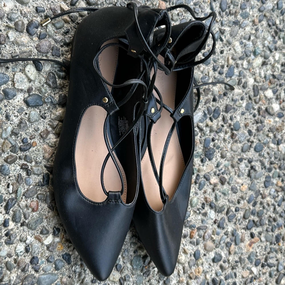 Old Navy lace up Ballet flats, black, size 8